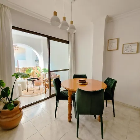 Apartment With Balcony, Ac & Pool